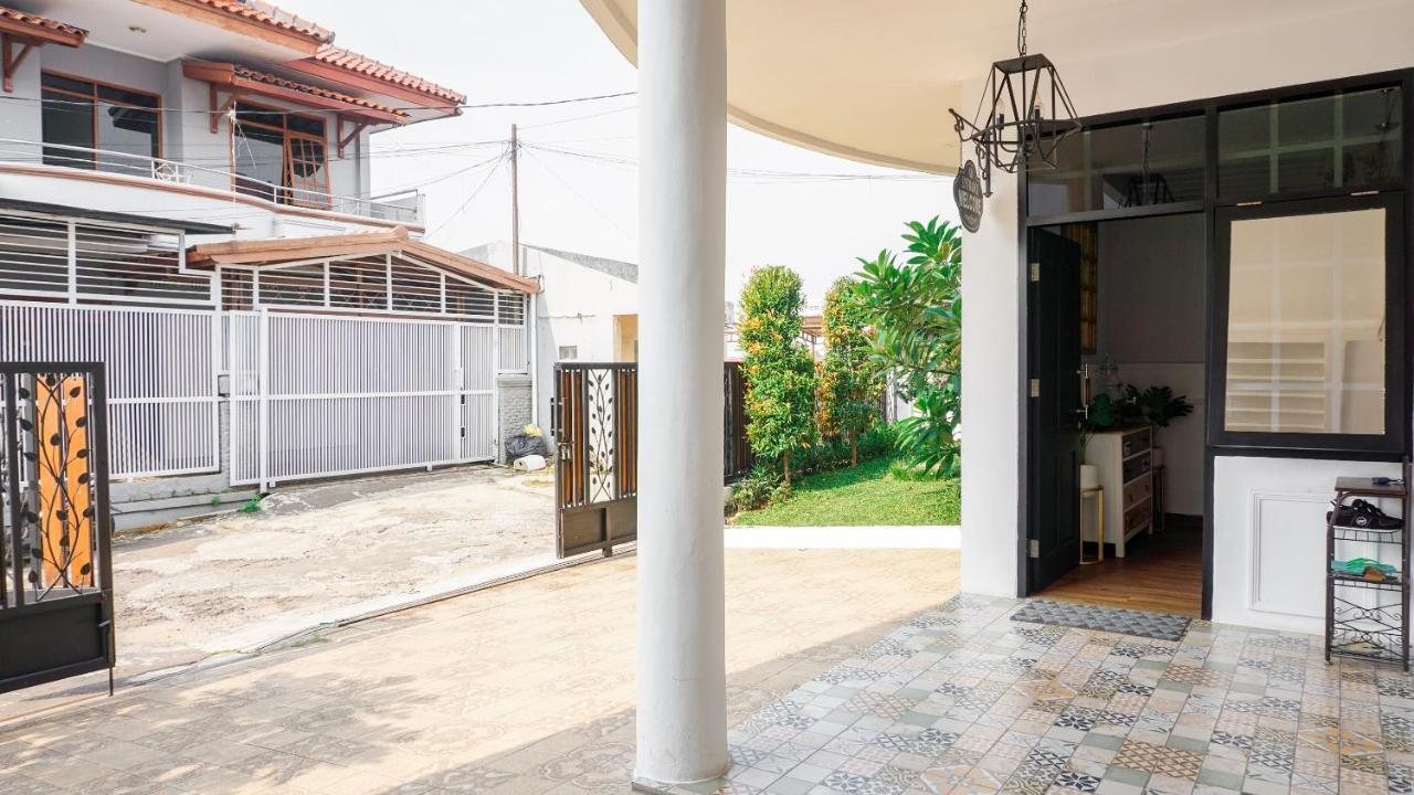 Vaccinated Staff - Spot On 2053 Granada Syariah Home Stay Bandung Exterior foto